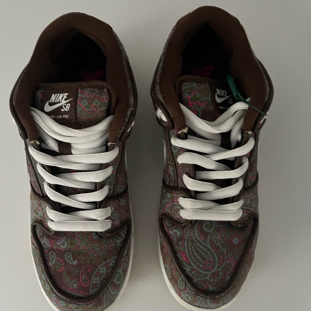 Nike SB High-Top Sneakers in Brown, White and Multicolor Paisley
